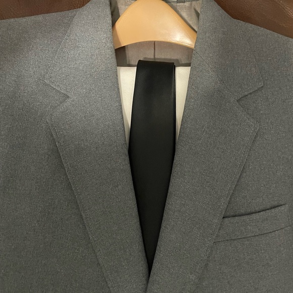 Gray Sports coat size 42 S with pants. FREE TIE with coat!! - Picture 2 of 10